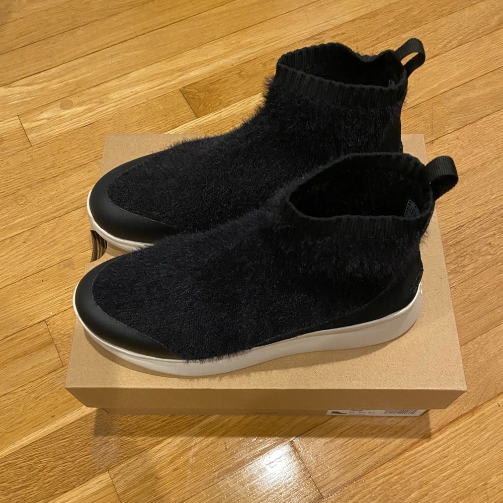 UGG Women's Griffith Black Wool Sneakers Shoes Slip On